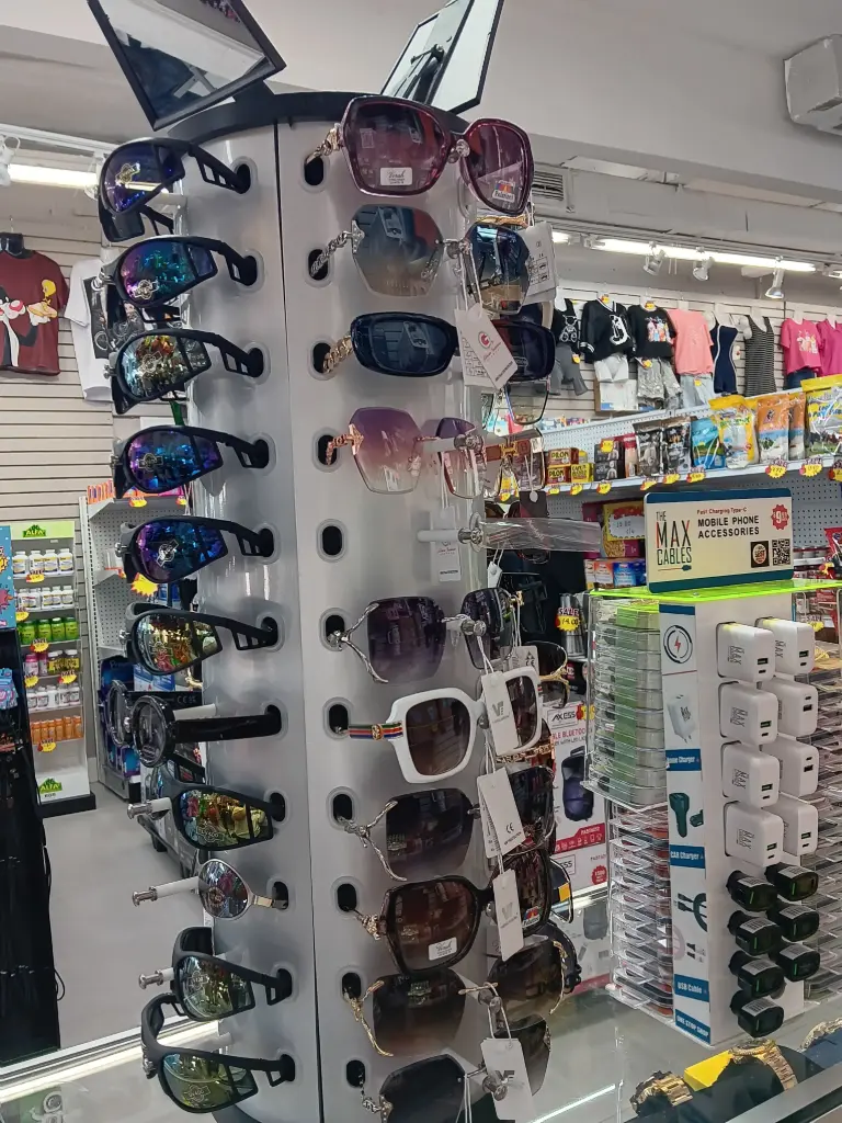 GAFAS DE VARIOS TIPOS DE HOMBRE Y DE MUJER 